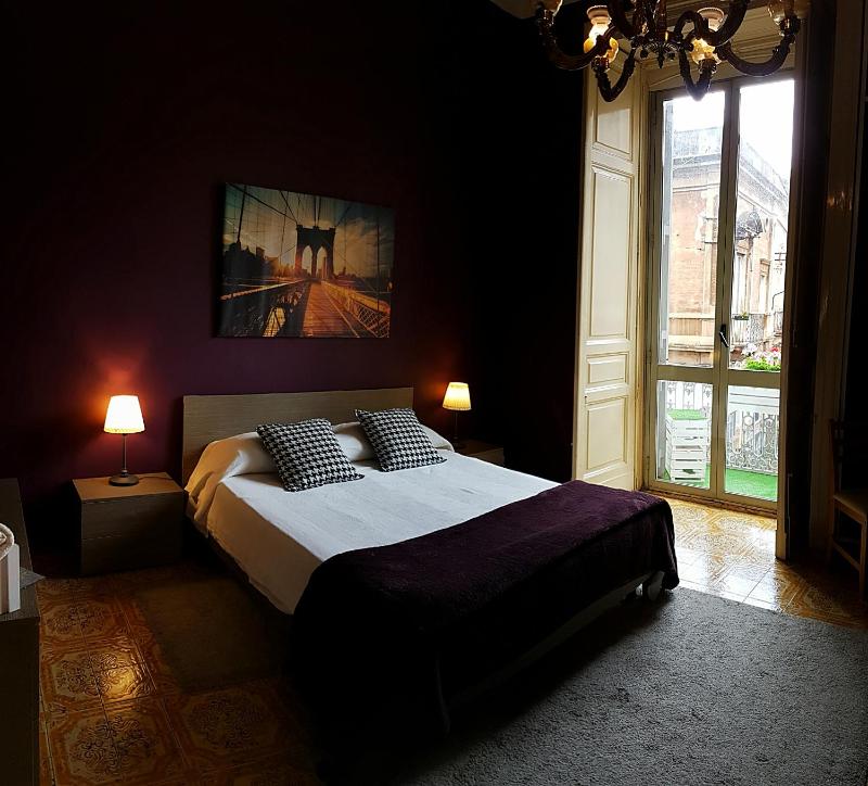 Deluxe Double Room with Balcony image 4