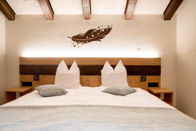 Two-Bedroom Penthouse Apartment Hera image 3