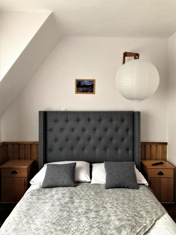 Double Room with Mountain View and Private Bathroom image 2