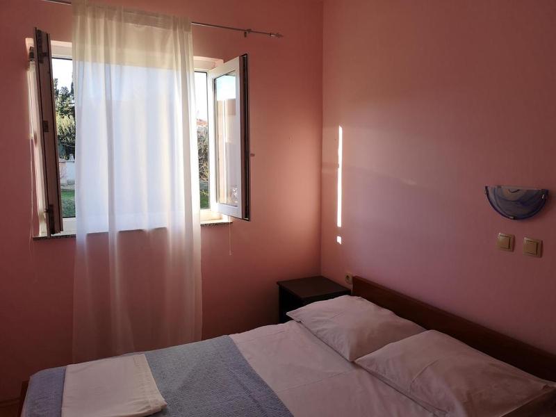 One-Bedroom Apartment with Balcony image 3