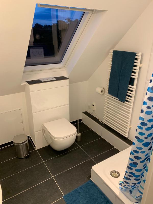 Single Room with Private Bathroom image 2