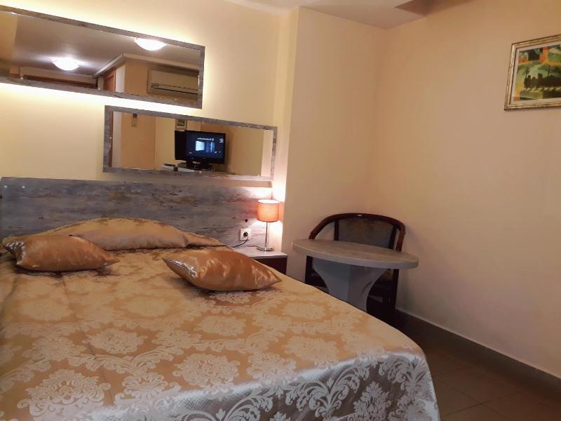 Small Single Room - Basement image 1