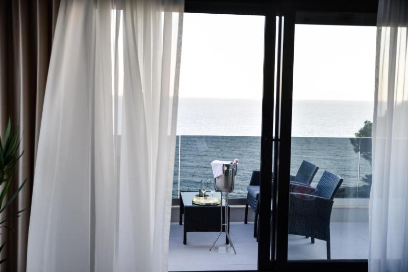 Pino Boutique Hotel - image 10