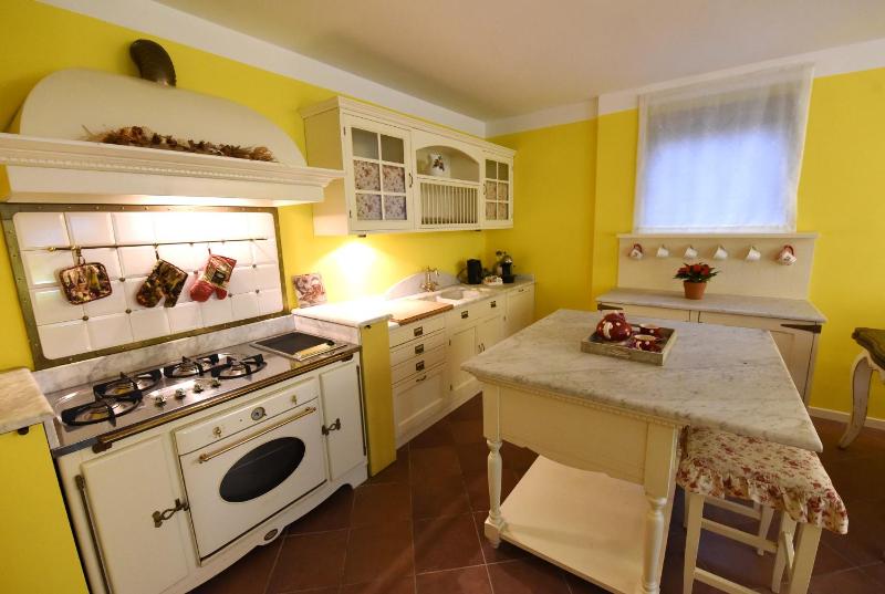 Deluxe Triple Room image 2