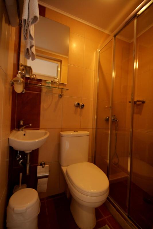 Double Economy Room image 2