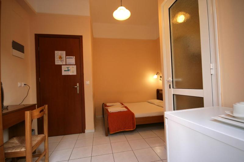 Single Room image 2