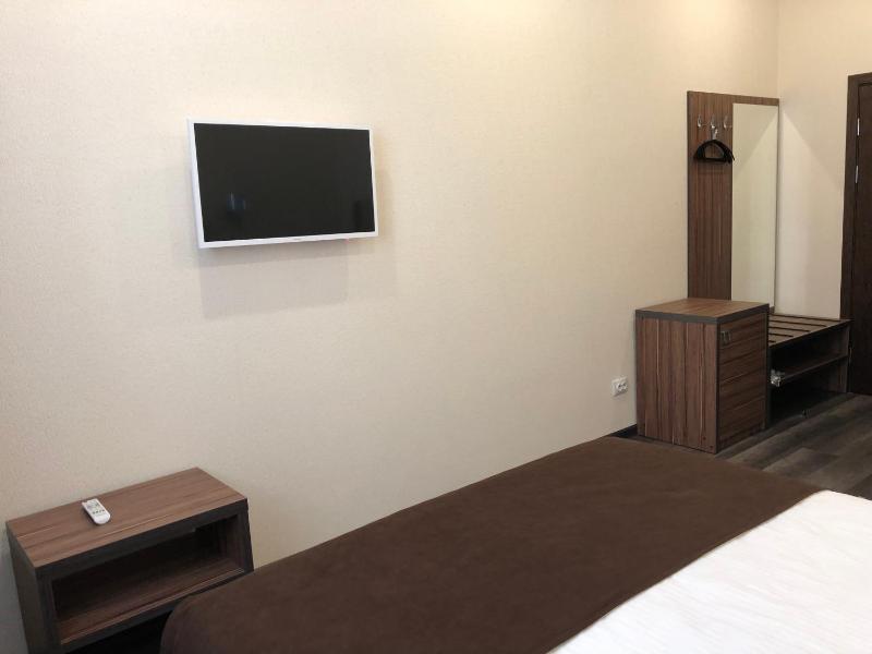 Standard Double Room image 2