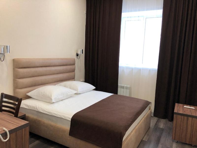 Standard Double Room image 3