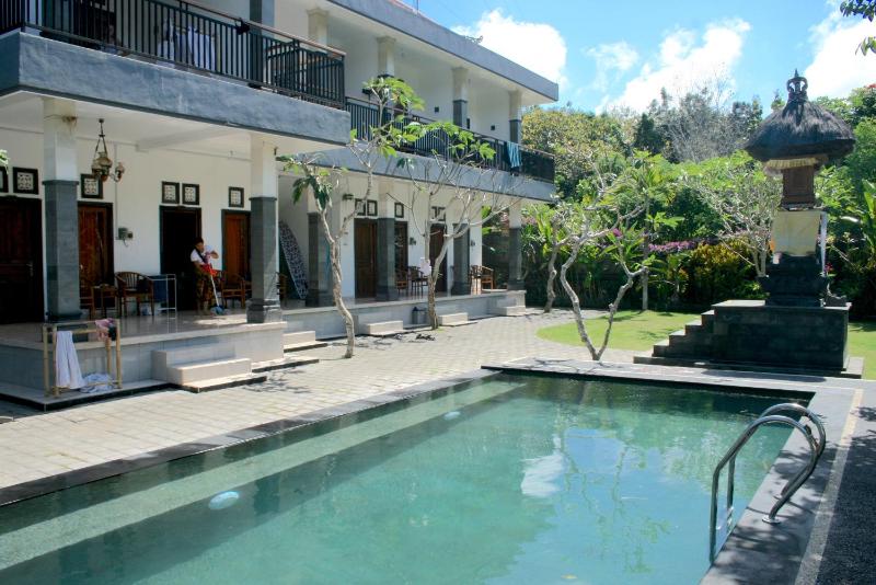 Uluwatu Made Guesthouse - image 1