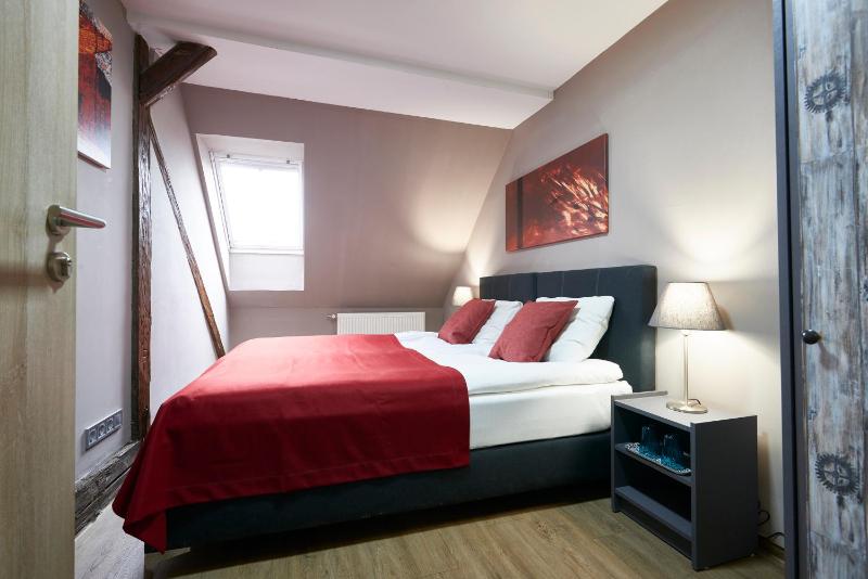 Double Room with Shared Bathroom image 2