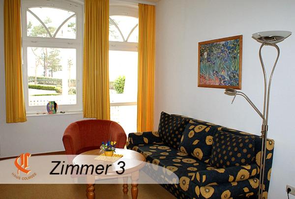 Double Room with Balcony and Sea View image 2