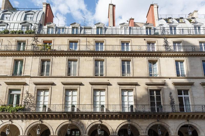 One-Bedroom Apartment image 2