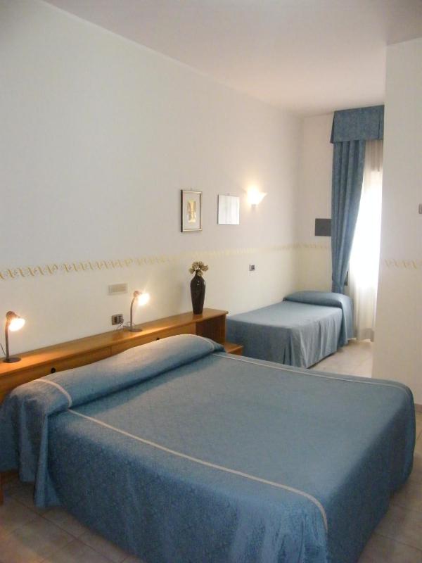 Triple Room image 3