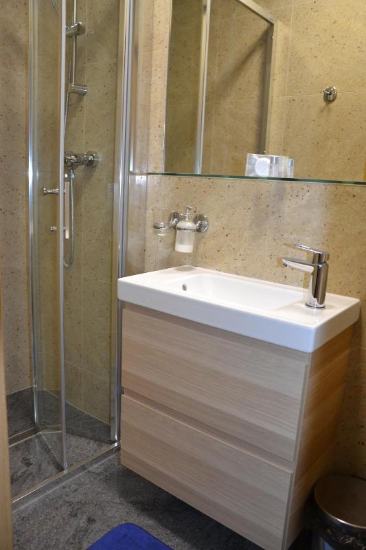 Triple Room with Private Bathroom image 1