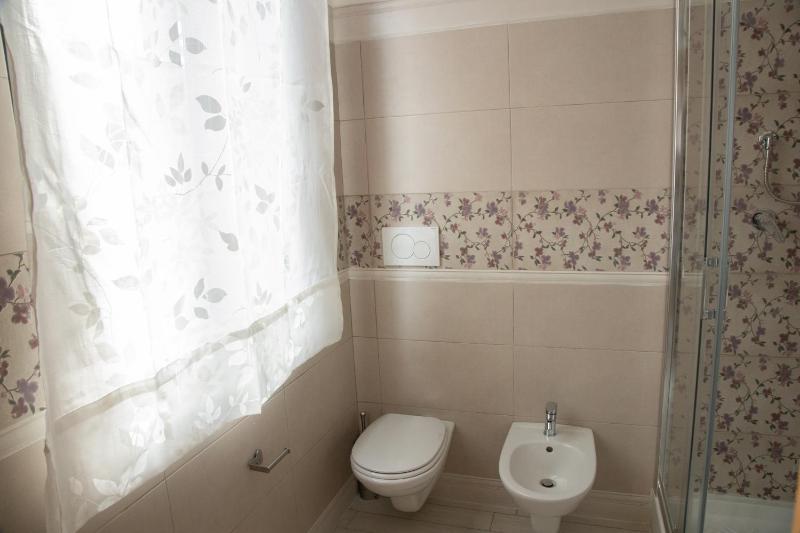 King Room with Garden View image 4