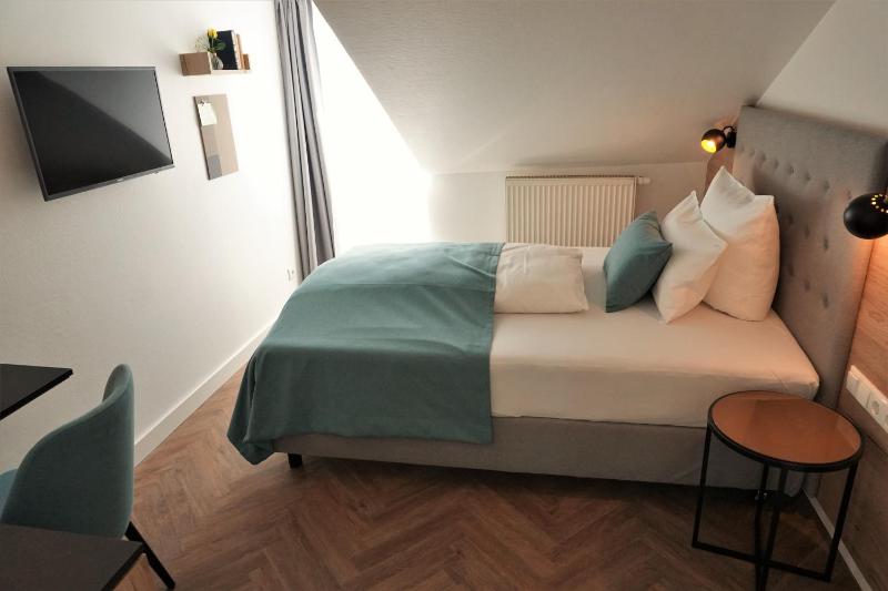 Single Room image 3
