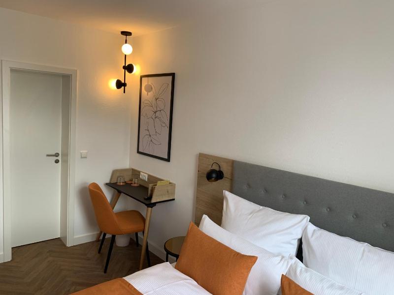 Double Room image 3