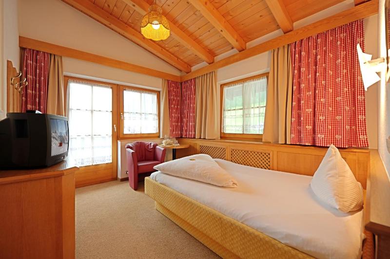 Single Room image 3