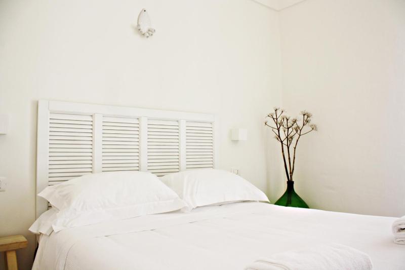 Superior King Room image 3