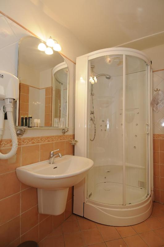Classic Double or Twin Room image 1