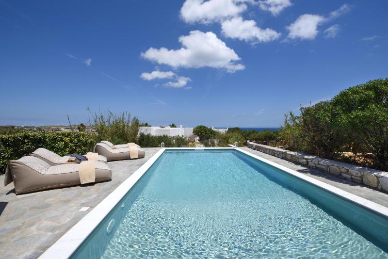 Amalgam Homes Paros - image 1