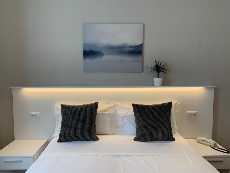 Double or Twin Room with Garden View image 4