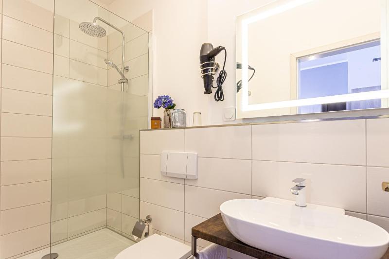 Single Room image 2