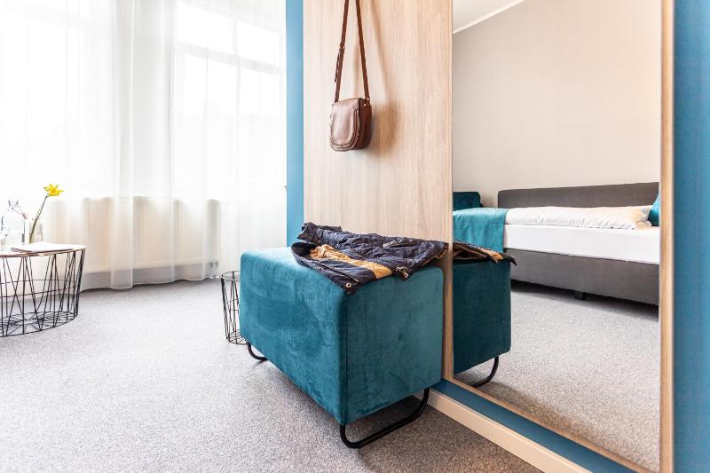 Single Room image 3