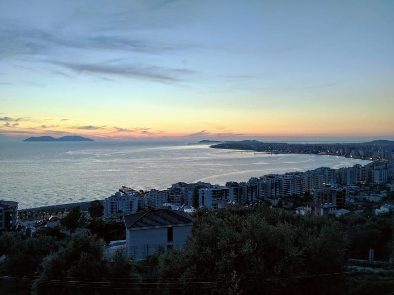 Studio Apartment with Sea View image 1