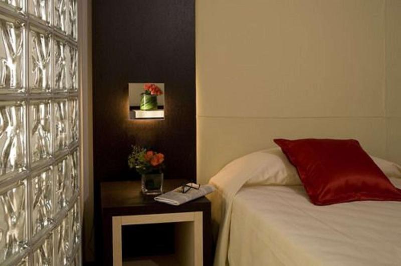 King Suite with Spa Bath - Private Terrace/Non-Smoking image 4