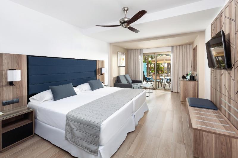 Double Room with Private Pool (Only Adults) image 1