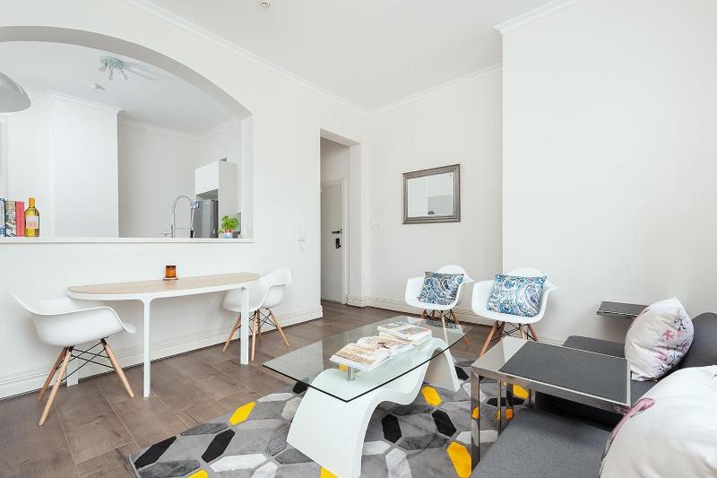 One-Bedroom Apartment image 4