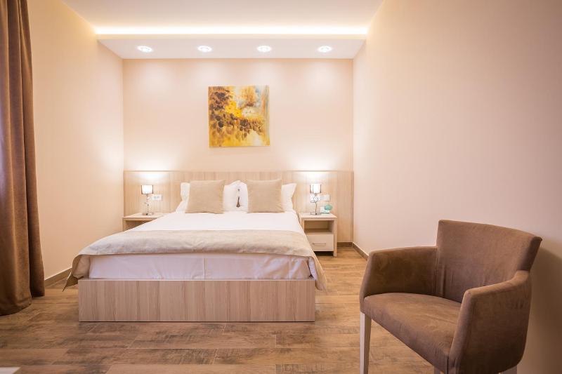 Superior Double Room image 3