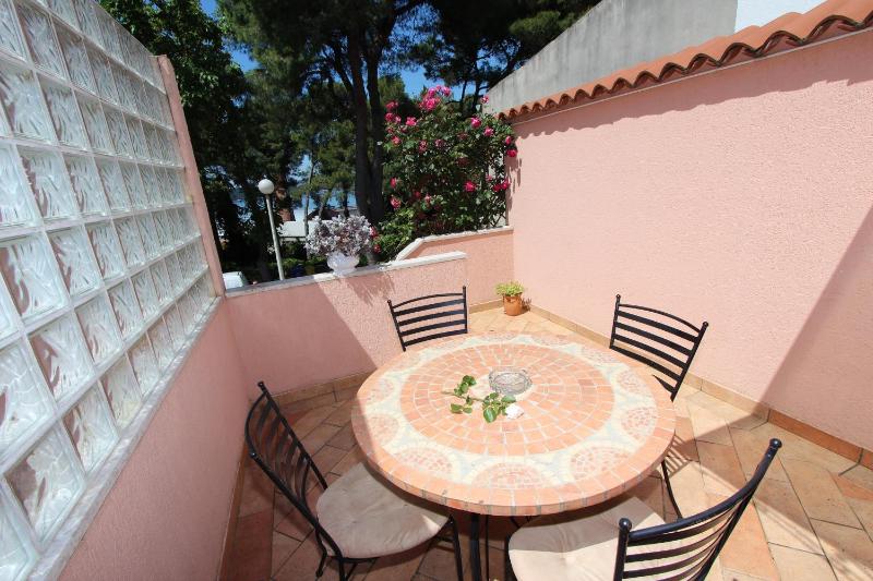 One-Bedroom Apartment with Terrace image 2
