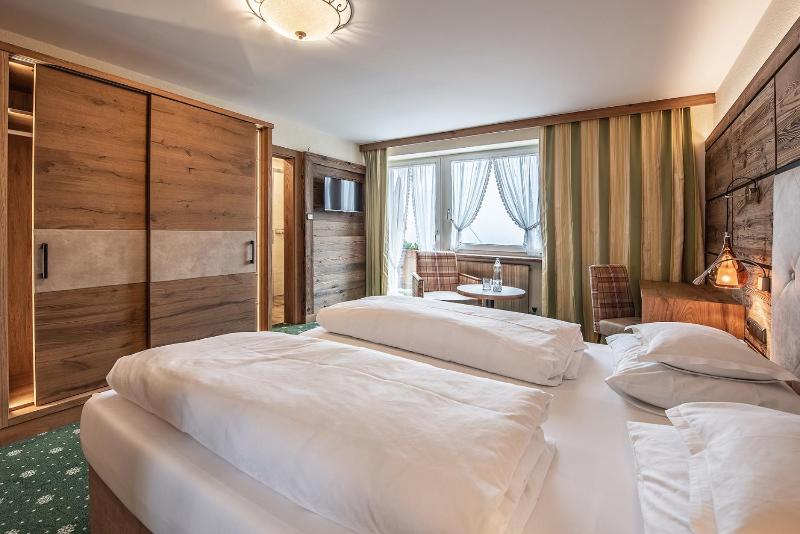Double Room image 4