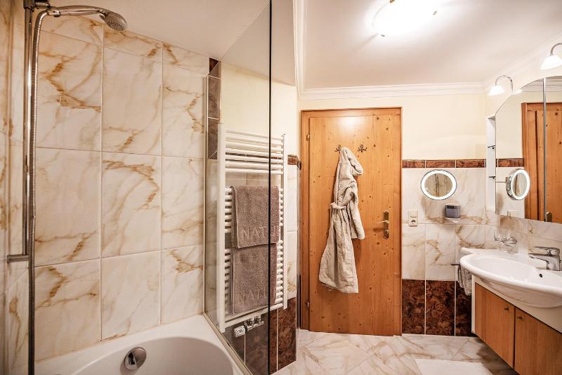 Double Room image 2