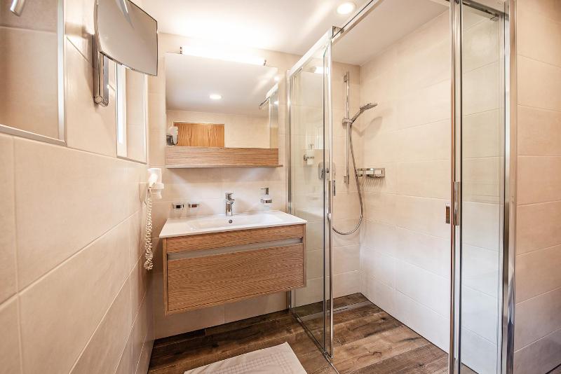 Small Double Room image 2