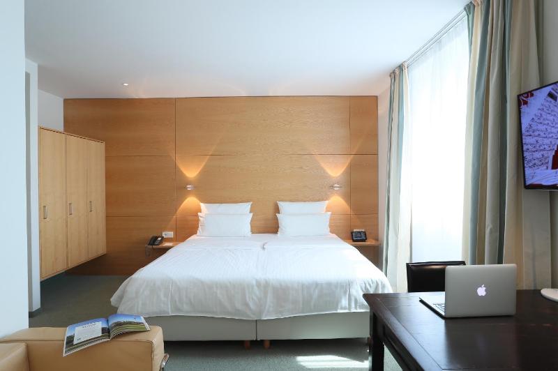 MOMA1890 Boutique Hotel - image 11