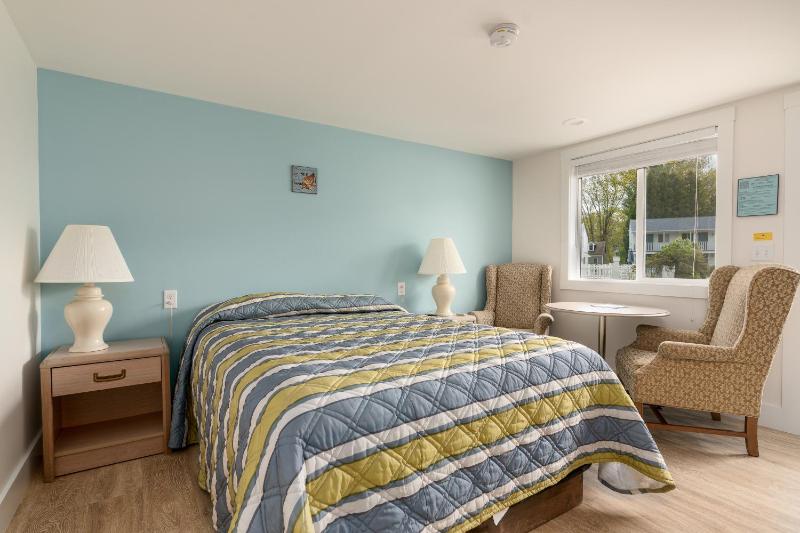 Queen Room image 2