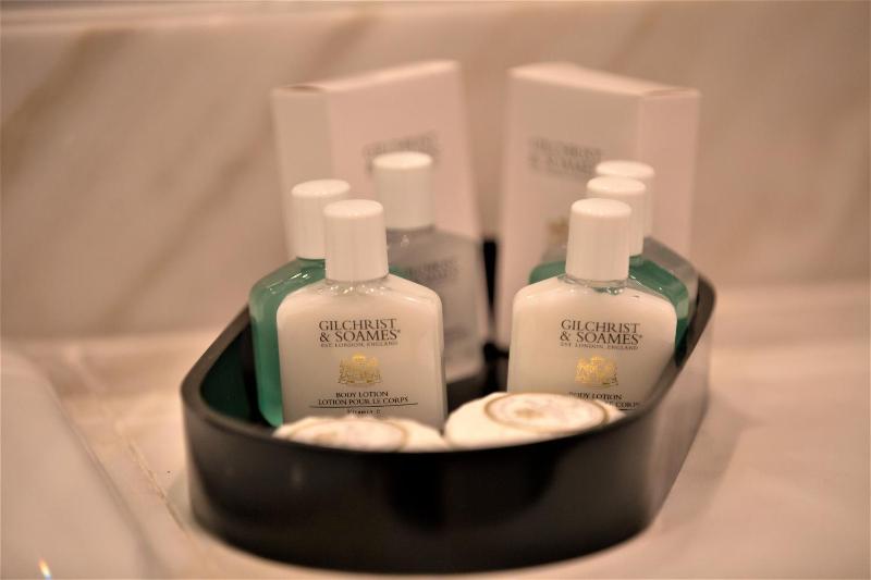 Standard Double or Twin Room image 4