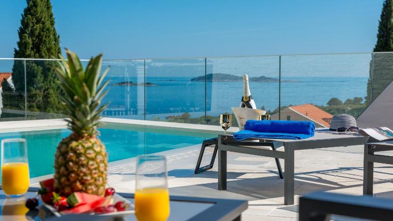 Exclusive Villa Mative - image 4