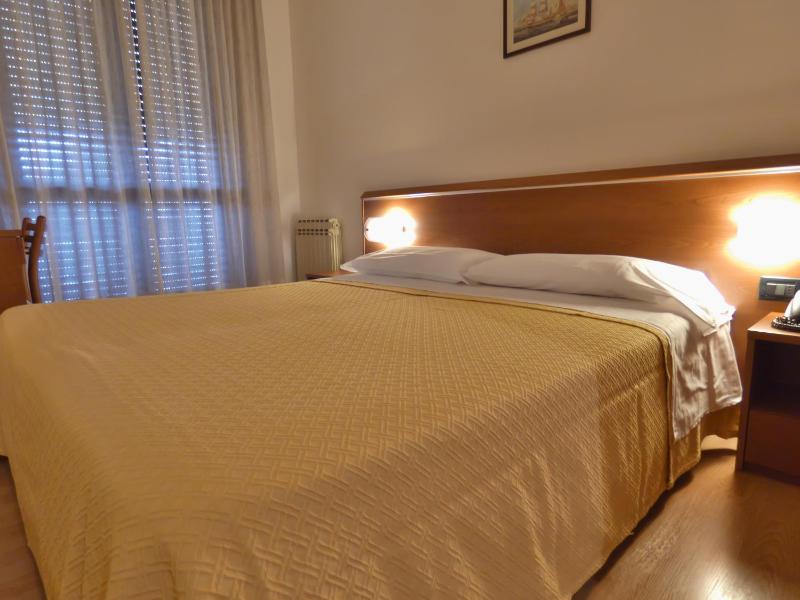 Small Double Room with Balcony image 3