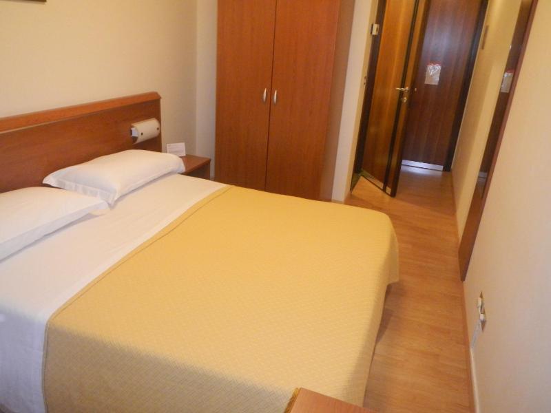 Small Double Room with Balcony image 4