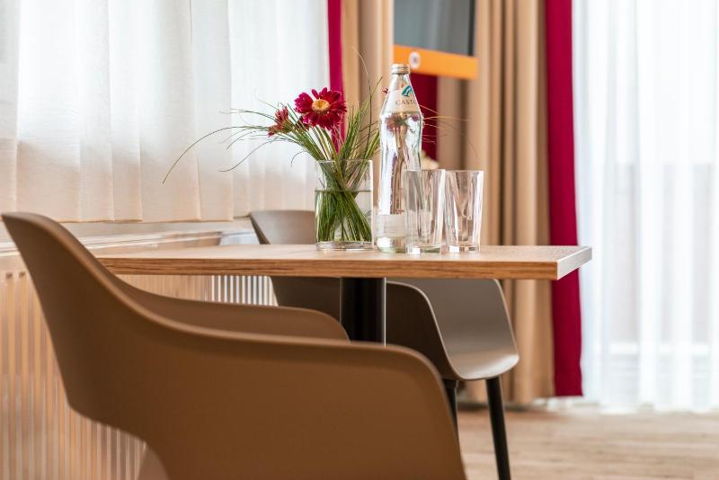 Junior Suite with Balcony image 4