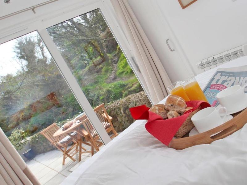 Cot Valley Cottage - image 2
