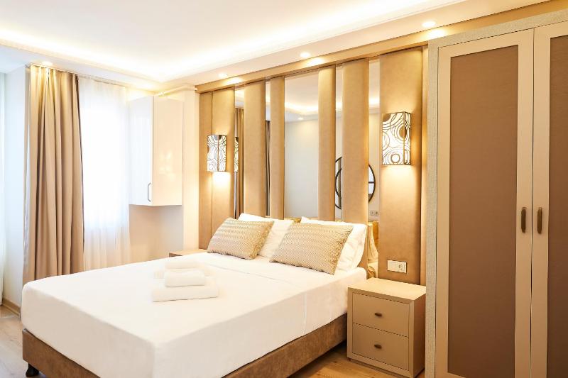 Connecting Two-Bedroom Apartments with City View image 2