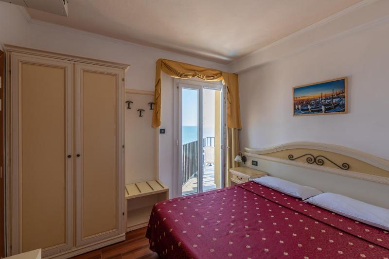 Hotel Mondial - image 17