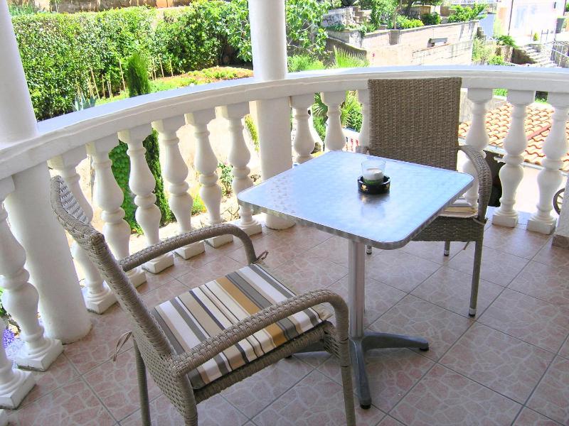 Studio with Balcony image 2