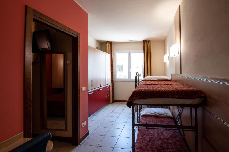 Hotel Mondial - image 2