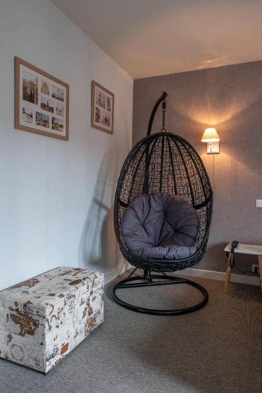 King Room image 4